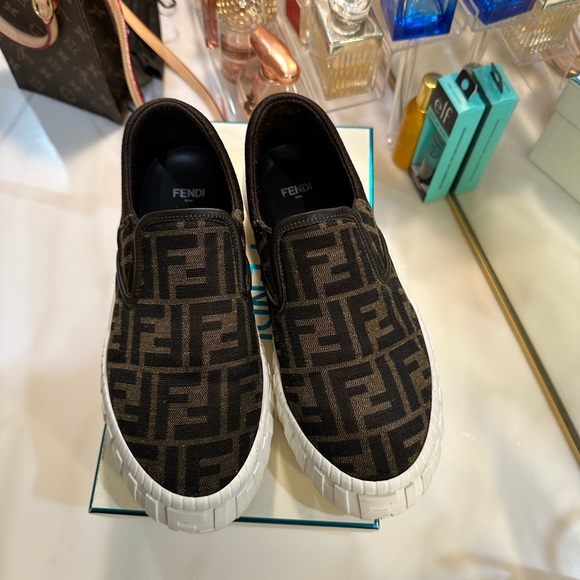 Fendi Slip on Sneakers - Picture 3 of 6